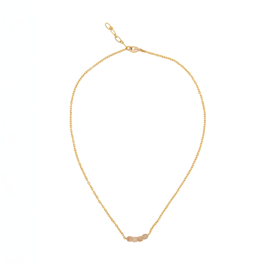 Collar de línea de piedras naturales