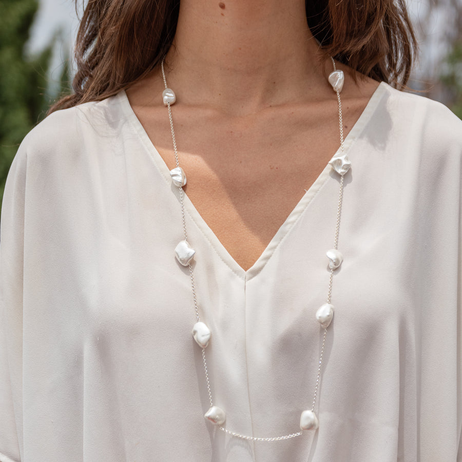 Collar largo de plata con perlas