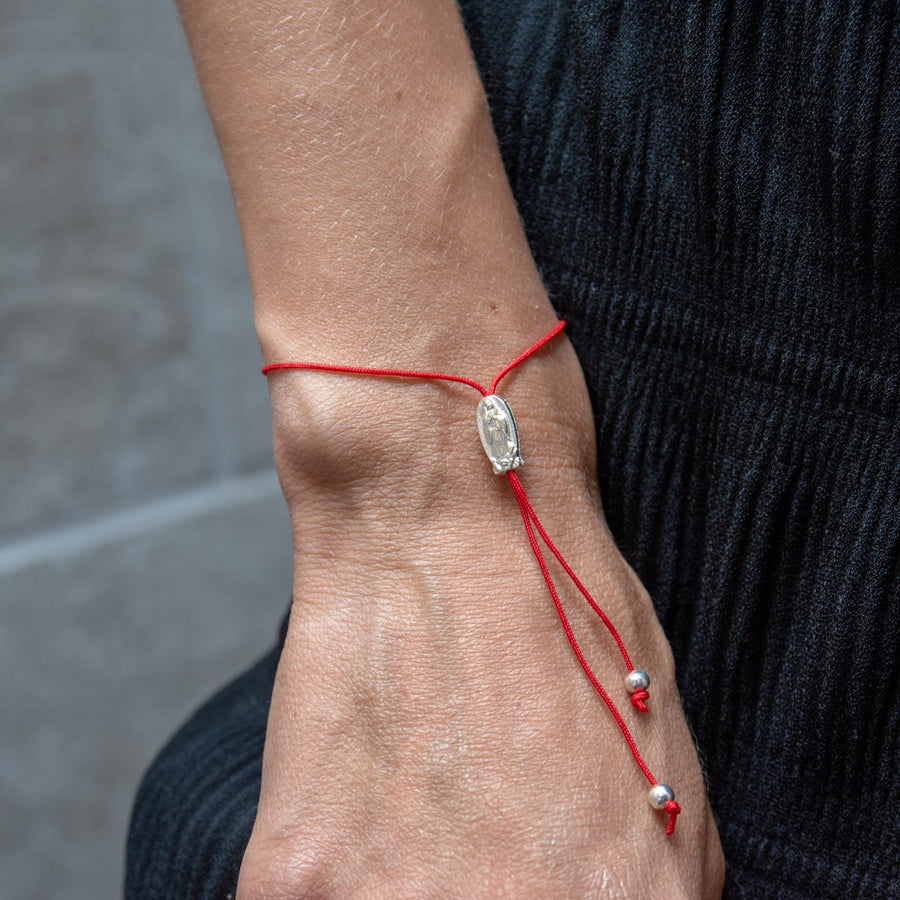 Pulsera de hilo rojo de Virgen de Guadalupe