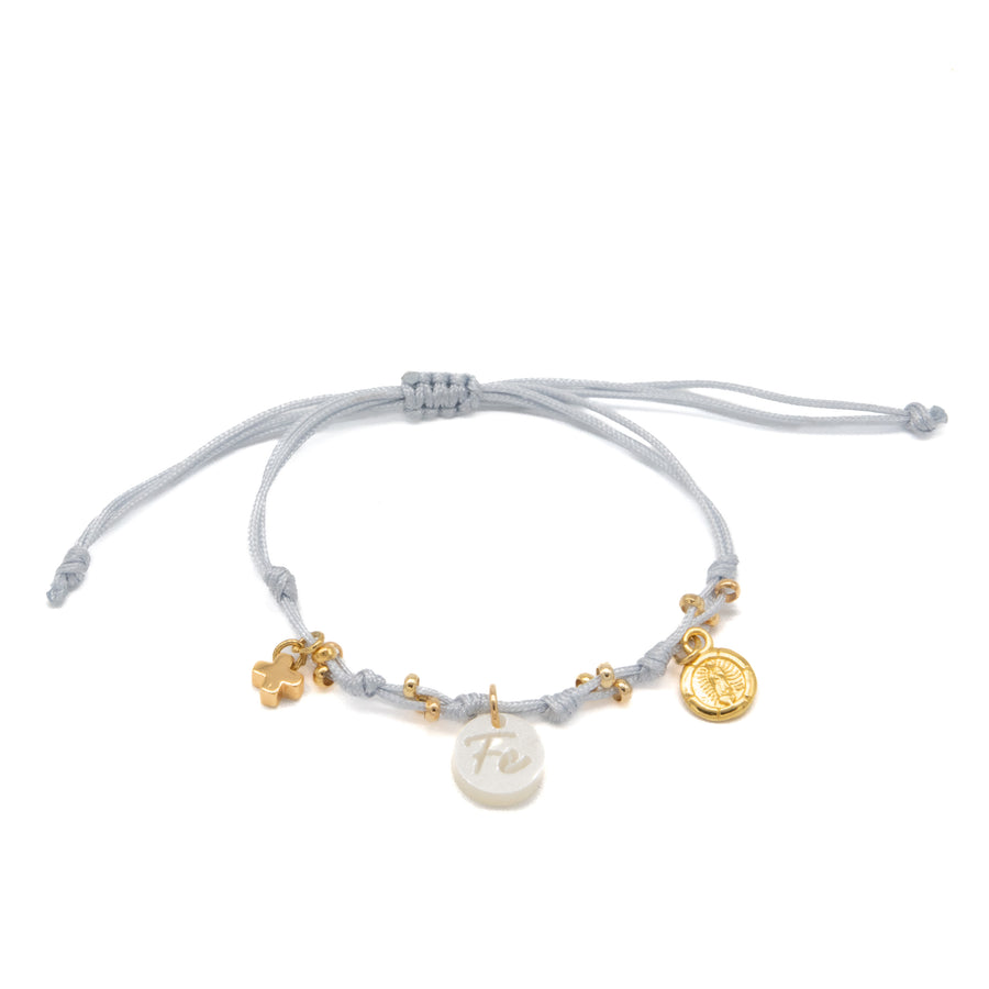 Pulsera de charms con escapulario