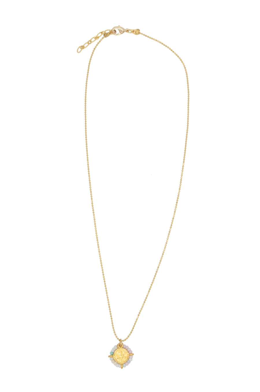 Collar con mini escapulario bordado