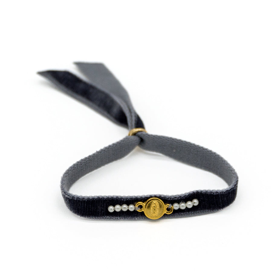Pulsera de terciopelo con Virgen de Guadalupe