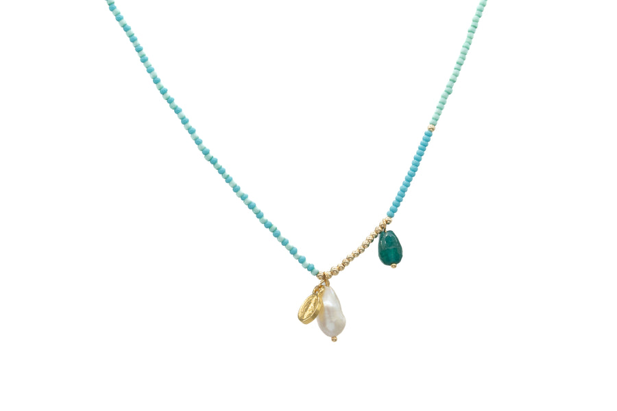 Collar Virgen Milagrosa con chaquira